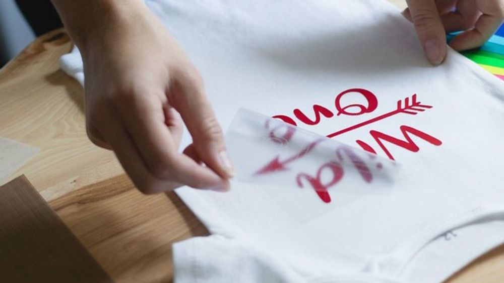 Udemy - How to start your own t-shirt printing business from home poster