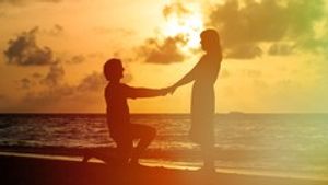Udemy - Relationship SECRETS for Women in their 20s & poster