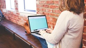 Udemy - Practical MongoDB & poster